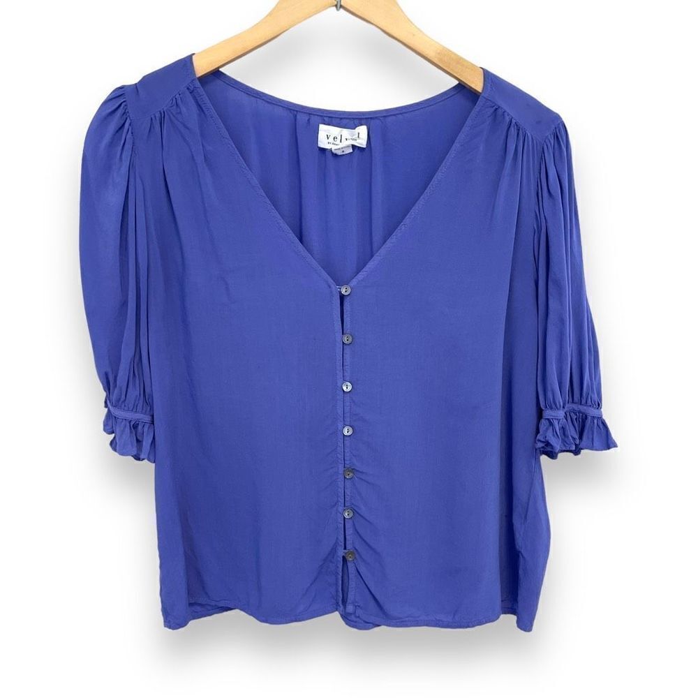 Velvet by Graham & Spencer Top